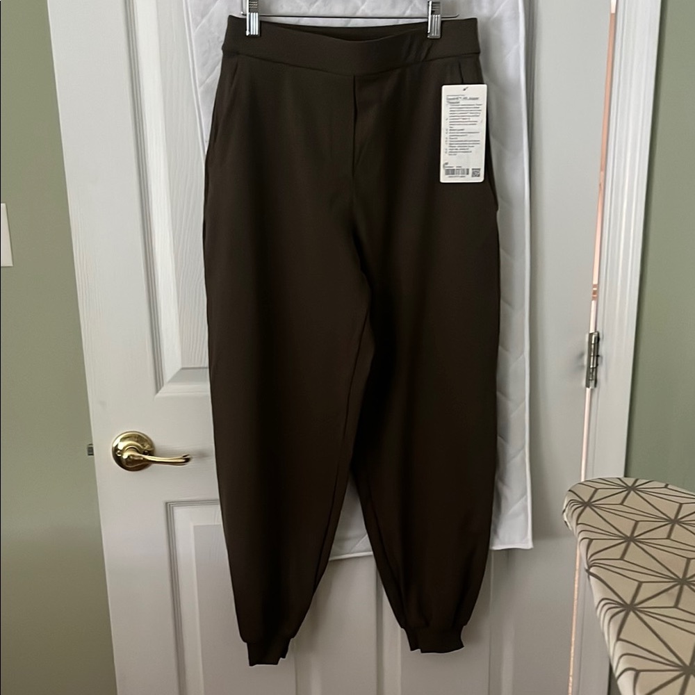 NWT Lululemon olive Daydrift HR jogger